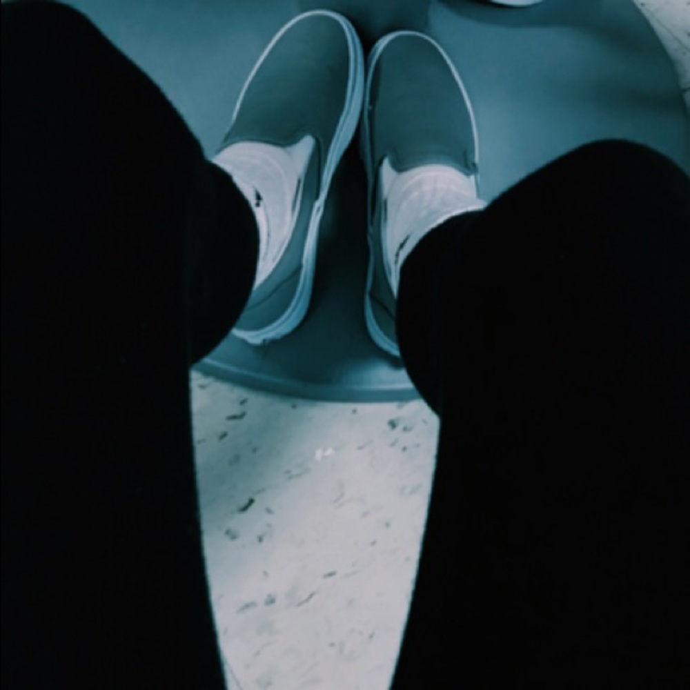 Women’s 5.5 light gray vans